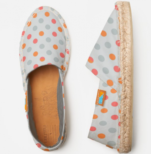 Espadril dengan Motif Polkadot yang Ceria